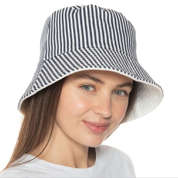 New JENNI Reversible Terry Cloth Hat, for summer, vacation, beach - Picture 3 of 6